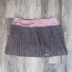 brand new without tags lululemon skirt , size 8 🎾